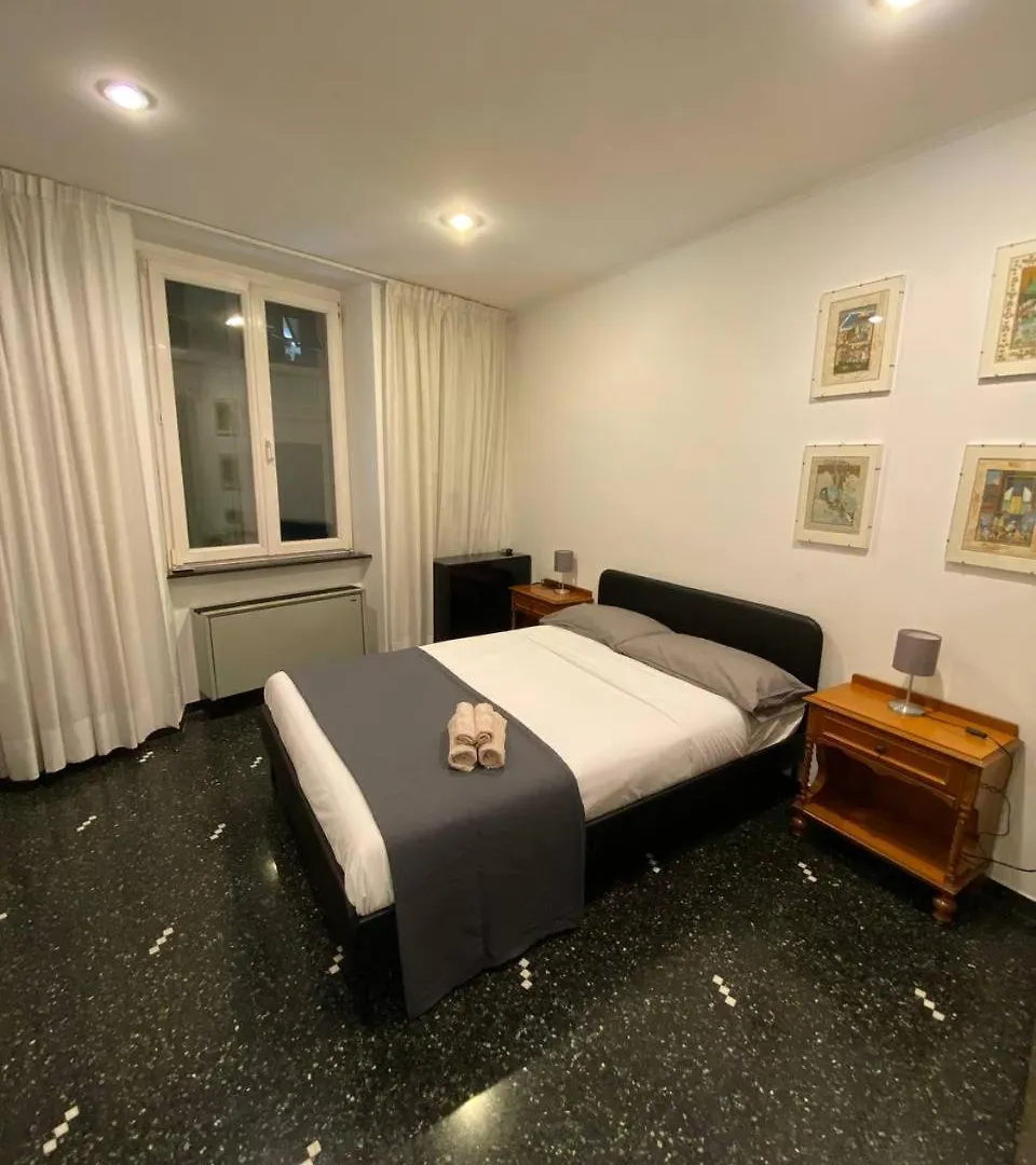 Martel Rooms - Genova Centro Brignole Italy