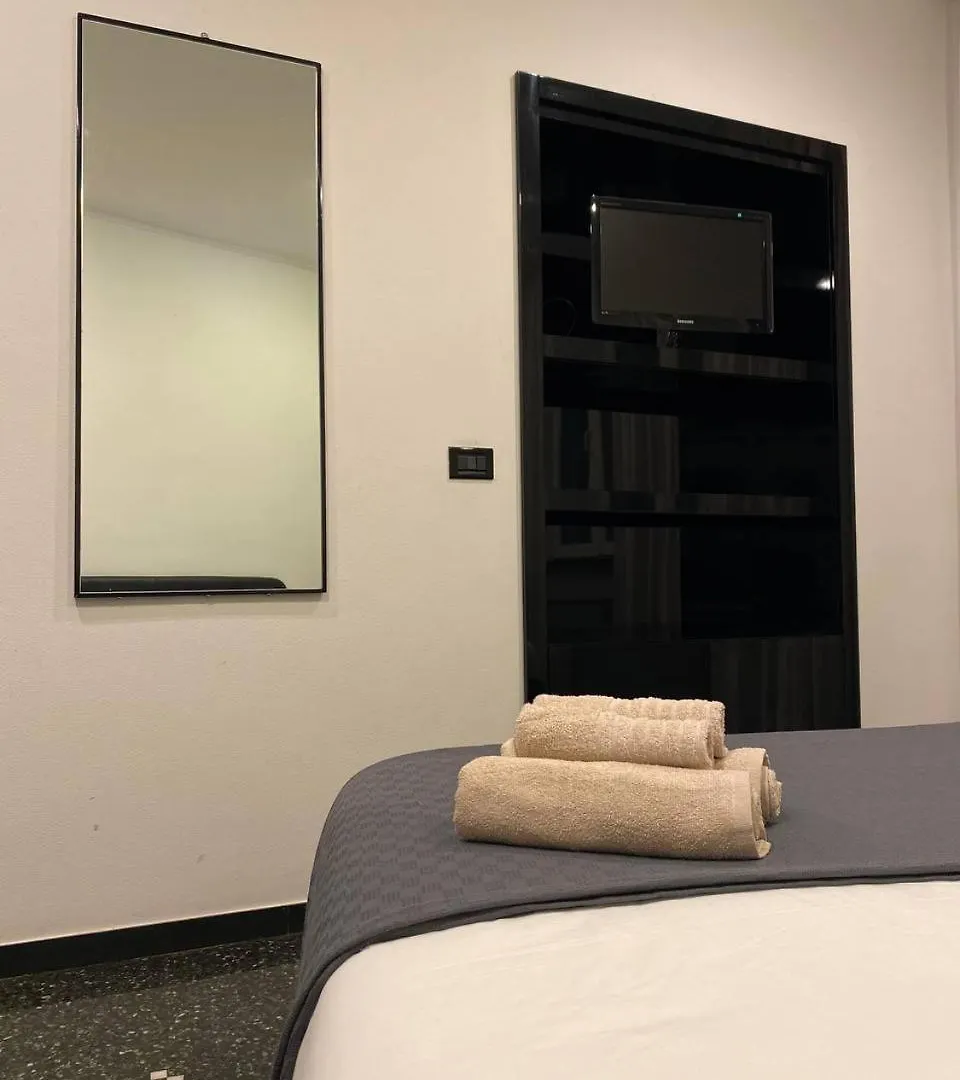Martel Rooms - Genova Centro Brignole 0*, Genoa Italy