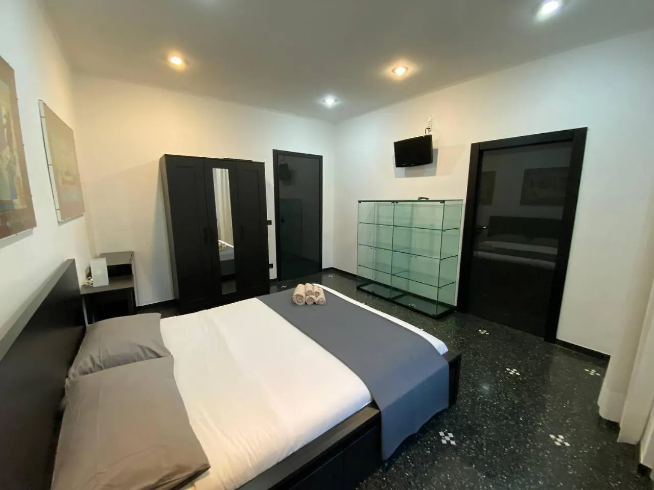 Guest house Martel Rooms - Genova Centro Brignole Italy